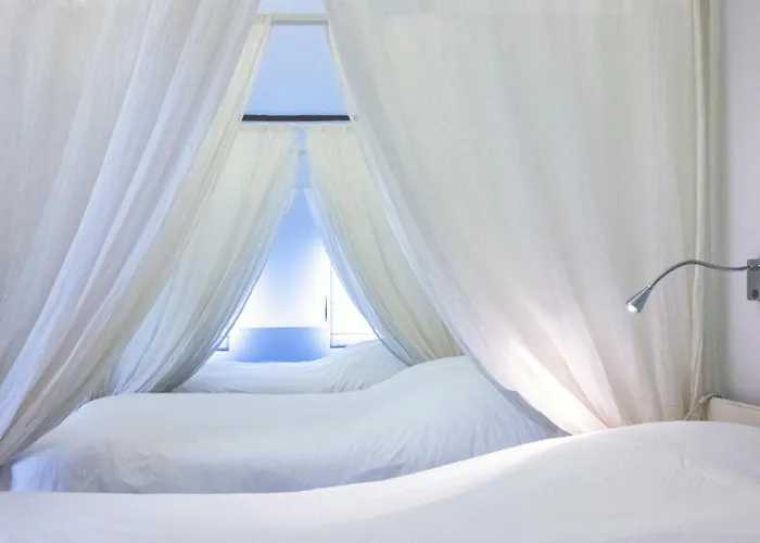 ゲストハウス La Maison Blanche