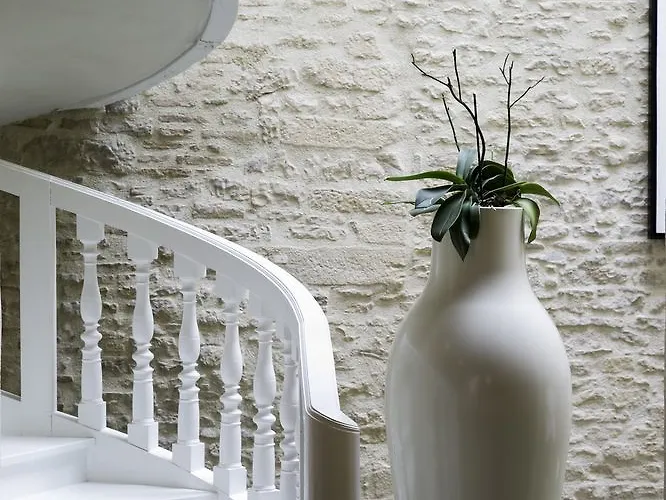 ゲストハウス La Maison Blanche 3*