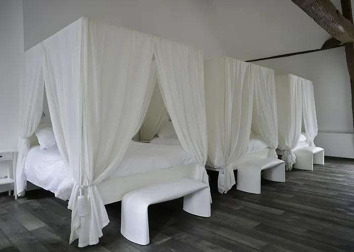 ゲストハウス La Maison Blanche 3*